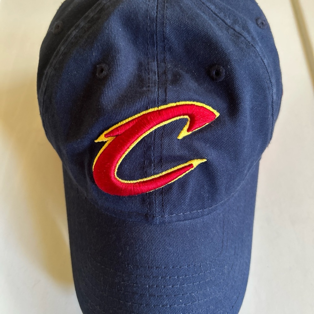New Era 9TWENTY NBA Cleveland Cavaliers Classic Men’s Navy Adjustable Hat Cap